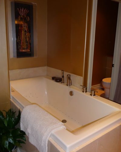 master bath tub area